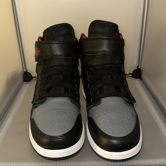 Air Jordan 1 Hi Flyease - Picture 2 of 7